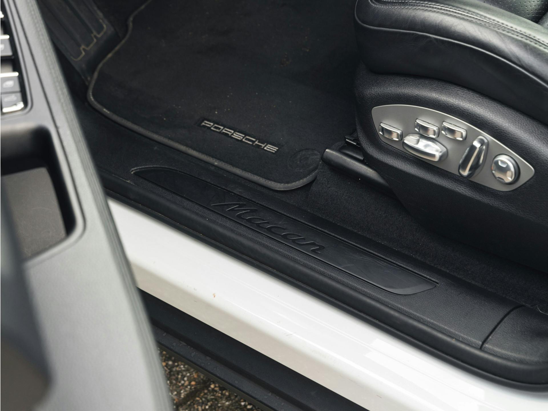 Porsche Macan 2.0 | Panoramadak | Bose | Luchtvering | Adaptieve Sportstoelen